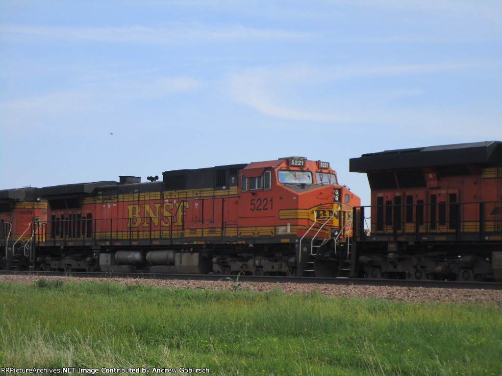 BNSF 5221